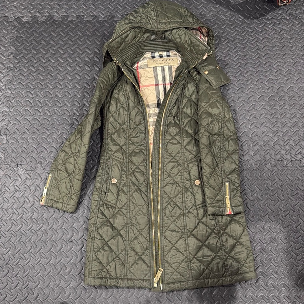 Burberry jacket with hood Green Size small